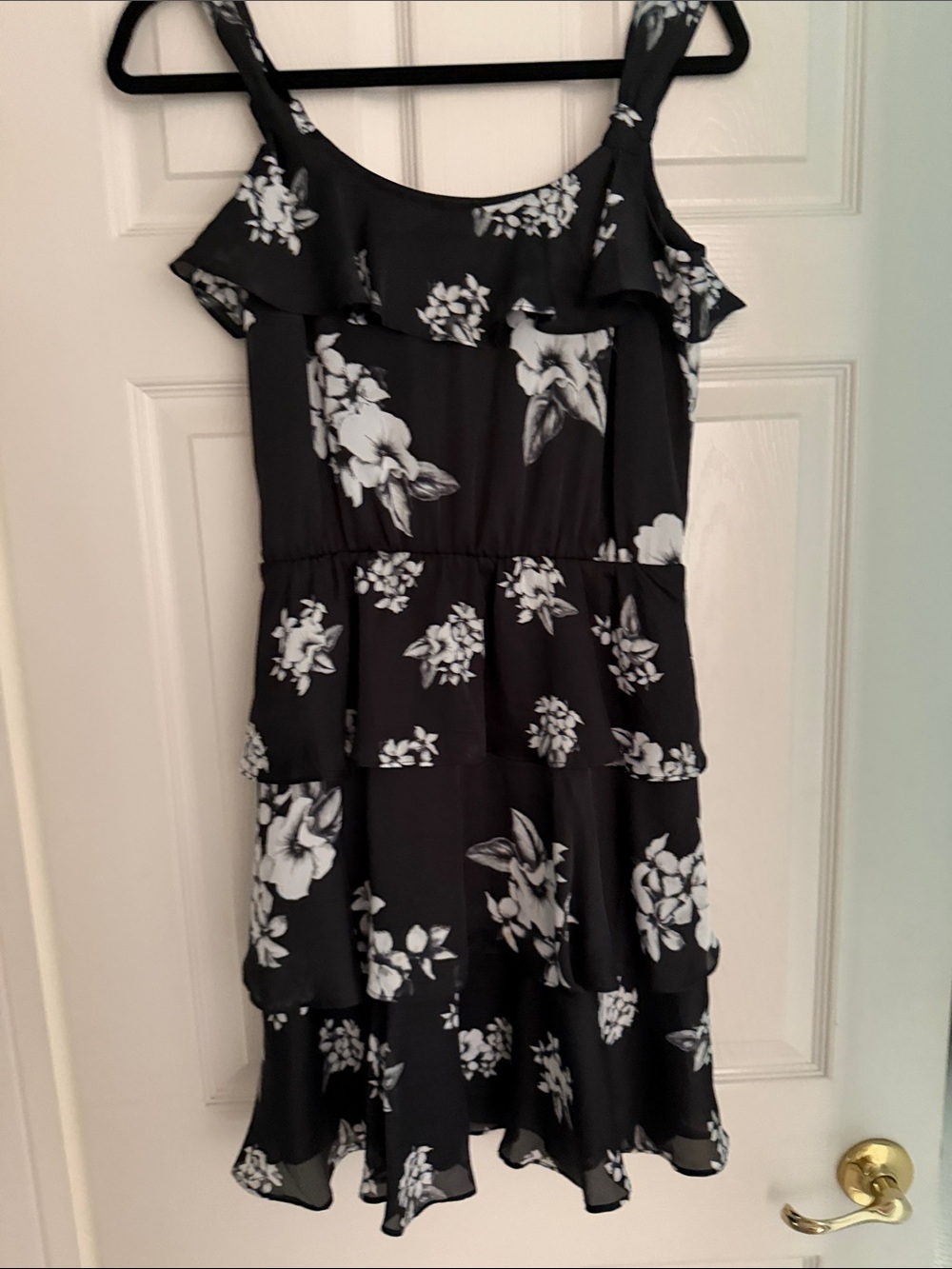 White House Black Market Black & White Floral Ruffle Tier Dress